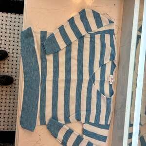 Vineyard Vines Blue and White Cotton V-neck Heavy Long Sleeve Beach Size M